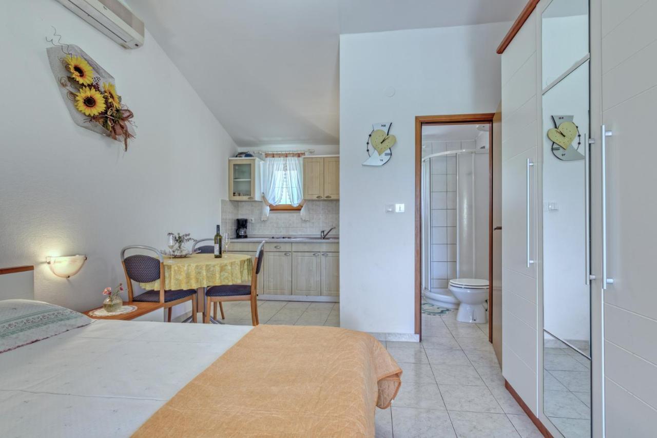 Apartmets Slavica 1644 Banjole Zewnętrze zdjęcie